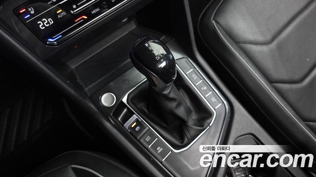 Volkswagen Tiguan 2023 — photo 12