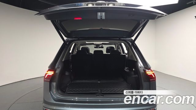 Volkswagen Tiguan 2023 — photo 26