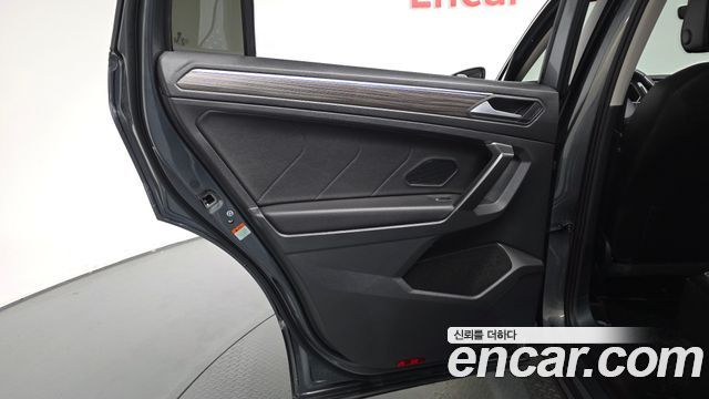 Volkswagen Tiguan 2023 — photo 15