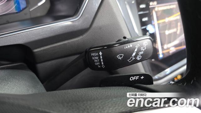Volkswagen Tiguan 2023 — photo 30
