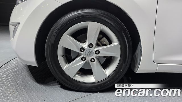 Hyundai AVANTE 2012 — photo 5