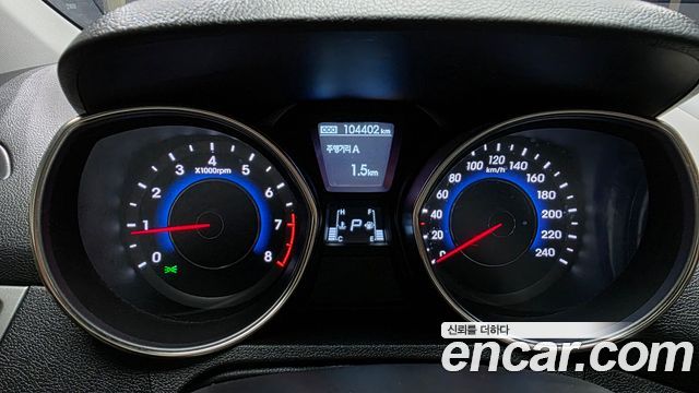 Hyundai AVANTE 2012 — photo 11
