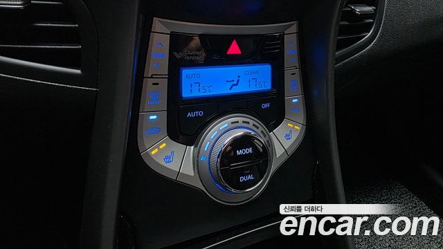 Hyundai AVANTE 2012 — photo 22