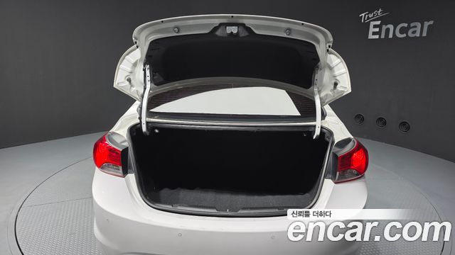 Hyundai AVANTE 2012 — photo 26