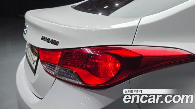 Hyundai AVANTE 2012 — photo 9