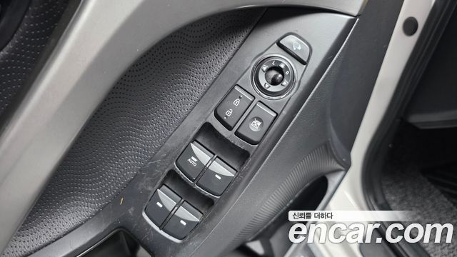 Hyundai AVANTE 2012 — photo 30
