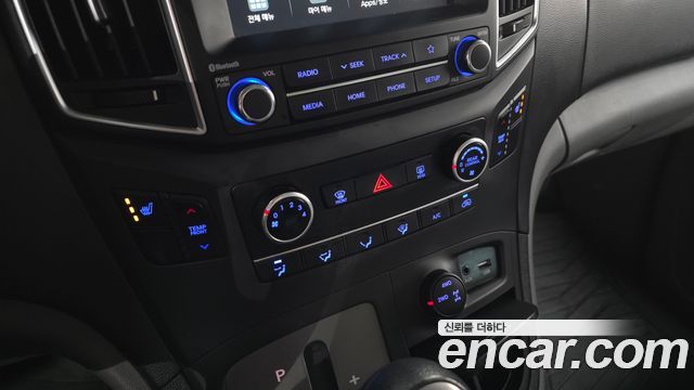 Hyundai Starex 2020 — photo 17