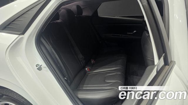 Hyundai AVANTE 2021 — photo 11