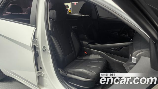 Hyundai AVANTE 2021 — photo 12