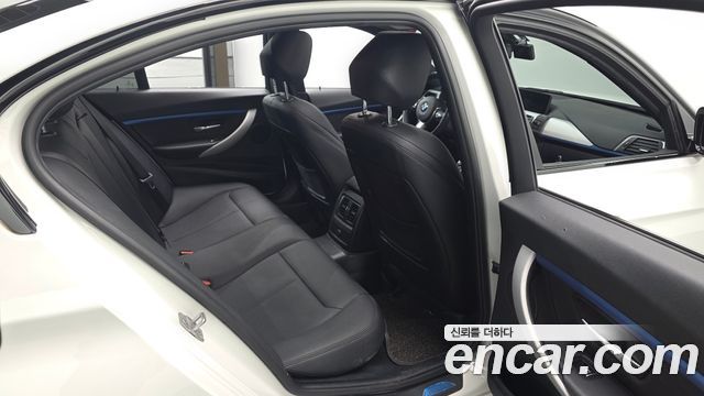 BMW 3-Series 2016 — photo 12