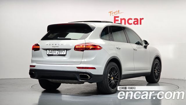 Porsche Cayenne 2016 — photo 2