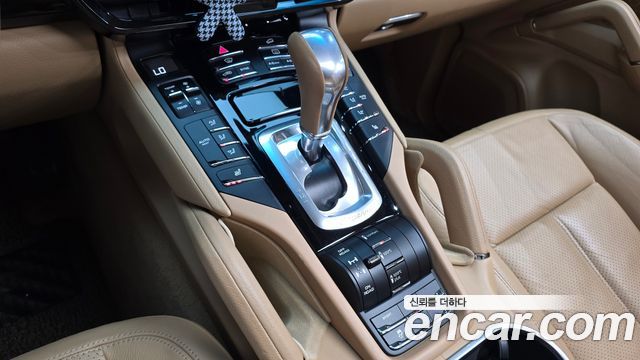 Porsche Cayenne 2016 — photo 9