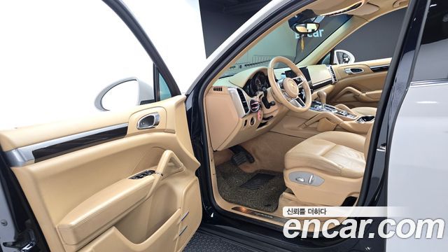 Porsche Cayenne 2016 — photo 10