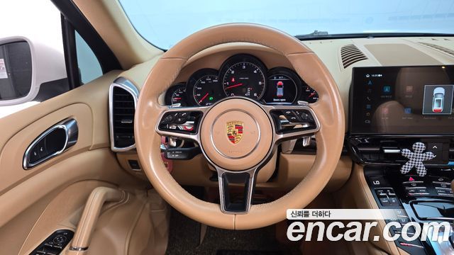 Porsche Cayenne 2016 — photo 12