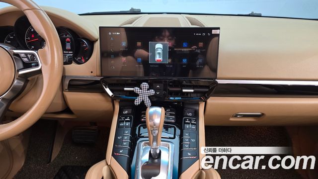 Porsche Cayenne 2016 — photo 13