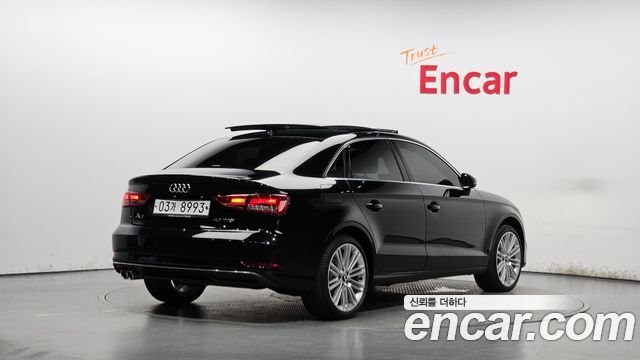 Audi A3 2018 — photo 2