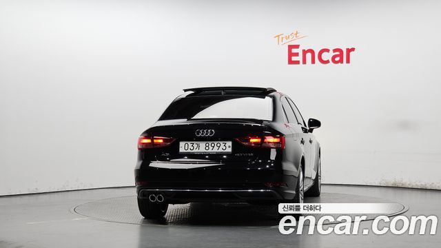 Audi A3 2018 — photo 4