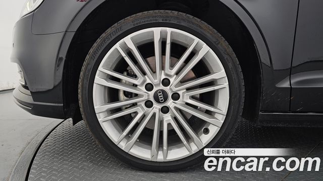 Audi A3 2018 — photo 5