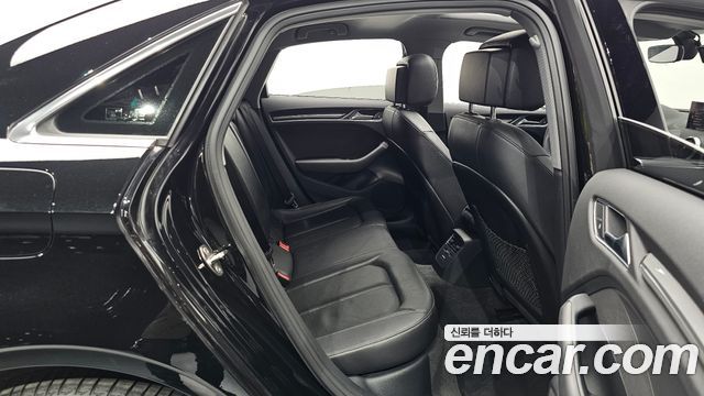 Audi A3 2018 — photo 18