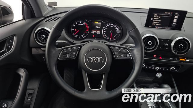 Audi A3 2018 — photo 19