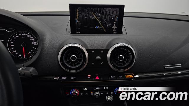 Audi A3 2018 — photo 20