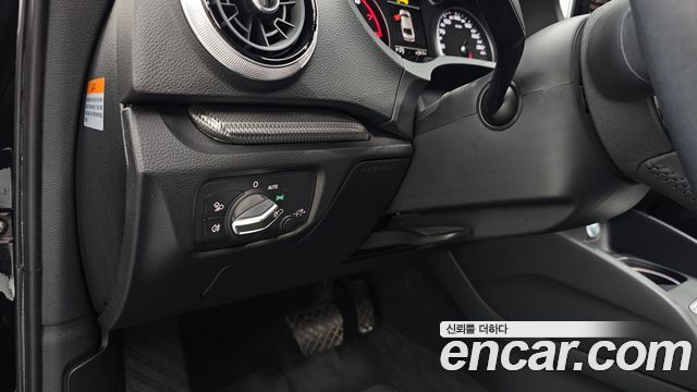 Audi A3 2018 — photo 22