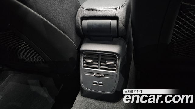 Audi A3 2018 — photo 25