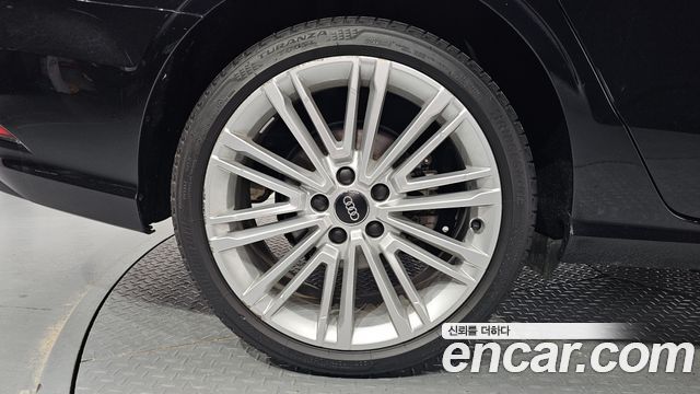 Audi A3 2018 — photo 7