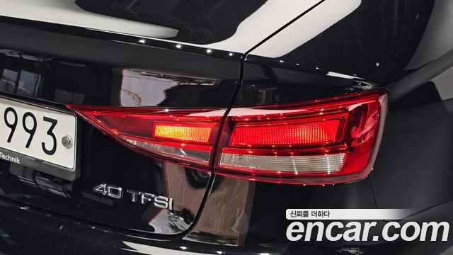 Audi A3 2018 — photo 9