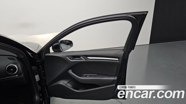 Audi A3 2018 — photo 14