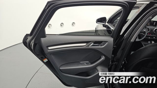 Audi A3 2018 — photo 15