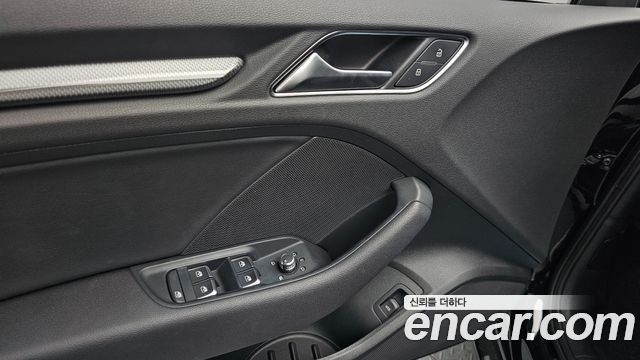 Audi A3 2018 — photo 31