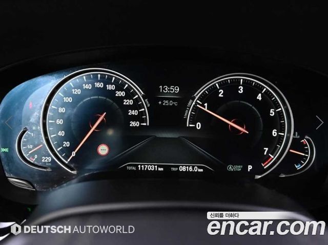 BMW 5-Series 2018 — photo 8