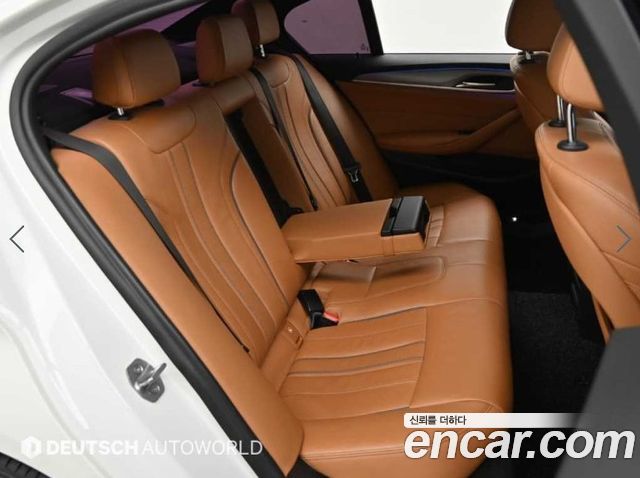 BMW 5-Series 2018 — photo 12