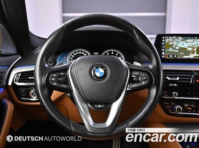 BMW 5-Series 2018 — photo 13