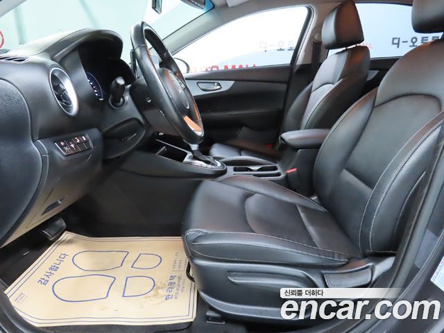 Kia K3 2022 — photo 7