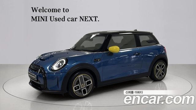 Mini Cooper 2024 — photo 1