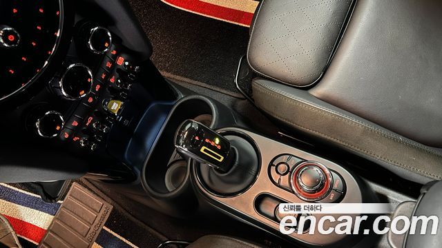 Mini Cooper 2024 — photo 9