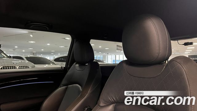 Mini Cooper 2024 — photo 11
