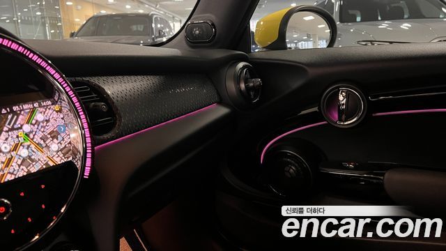 Mini Cooper 2024 — photo 16