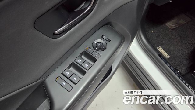 Hyundai Kona 2023 — photo 21