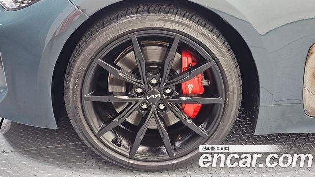 Kia Stinger 2023 — photo 5