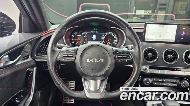 Kia Stinger 2023 — photo 19