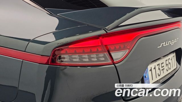 Kia Stinger 2023 — photo 9