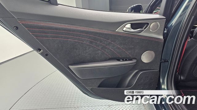 Kia Stinger 2023 — photo 15