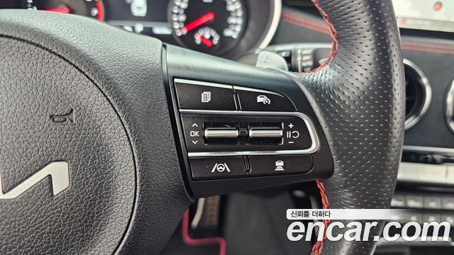 Kia Stinger 2023 — photo 28