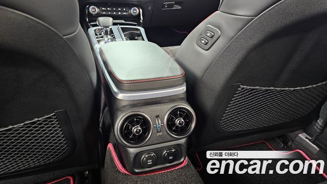 Kia Stinger 2023 — photo 32