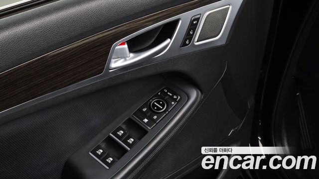 Genesis G80 2017 — photo 16