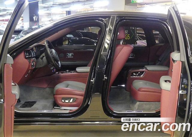 Rolls-Royce Ghost 2022 — photo 18