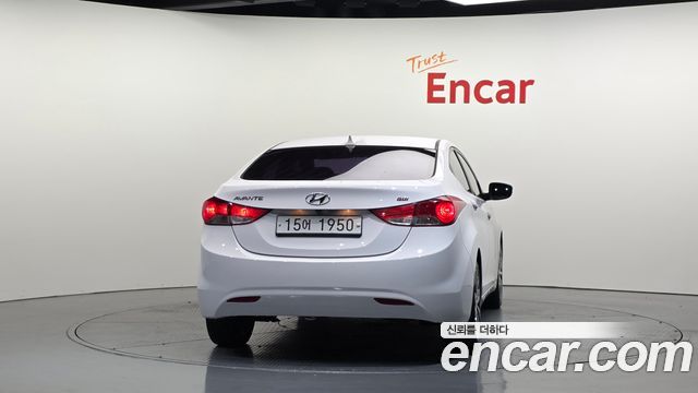 Hyundai AVANTE 2014 — photo 4